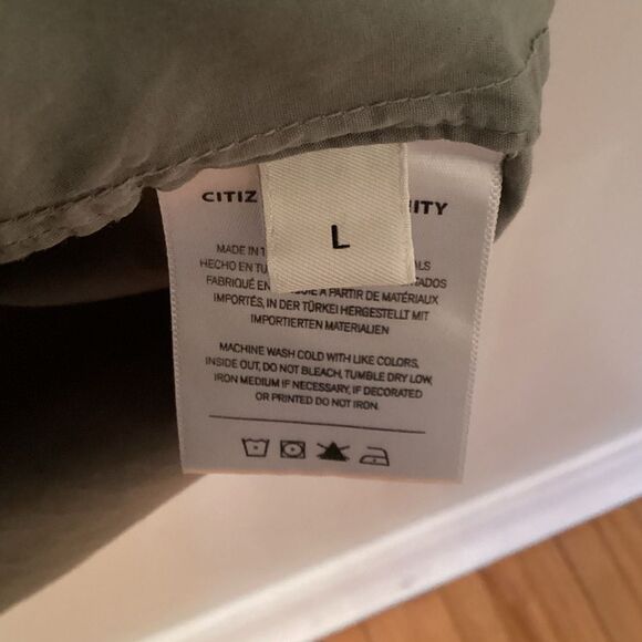 CITIZENS OF HUMANITY SIZE LARGE SAGE NOVA KAYLA SHRUNKEN SHIRT REVOLVE - Picture 10 of 11